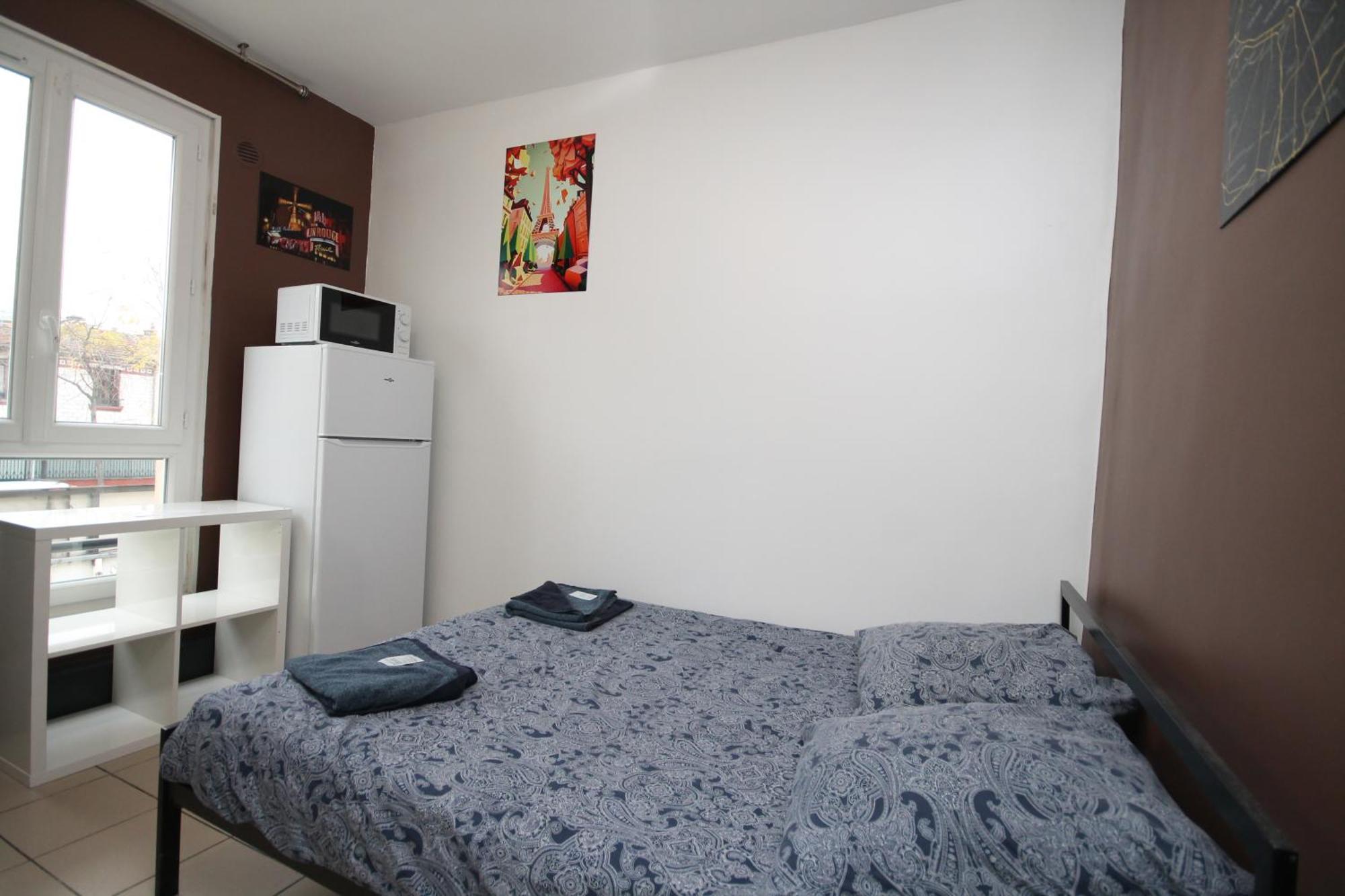 08 - Chambre Proche Paris Et Transports Avec Tv Wifi Saint-Denis  Exterior photo